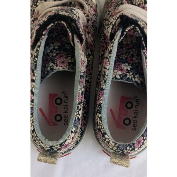See Kai Run Kristin Floral sneakers little girls/ toddlers Size 11 - Picture 6 of 10